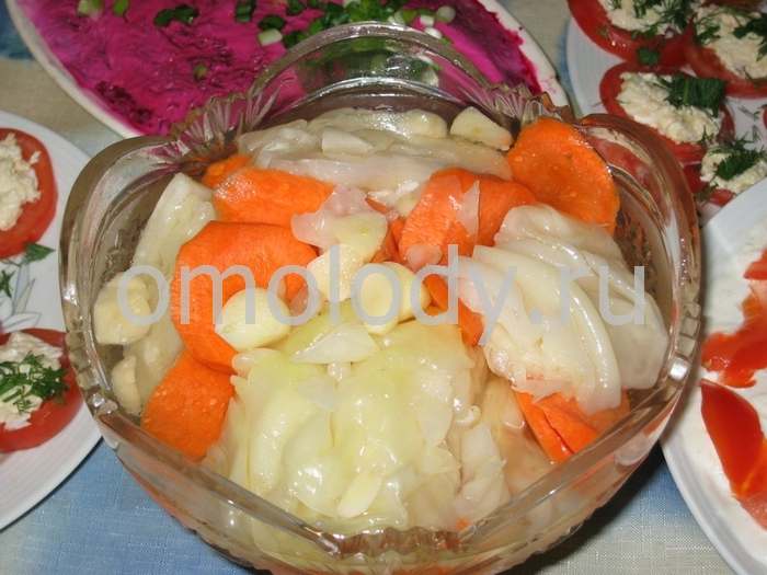 Sauerkraut with carrot and apples