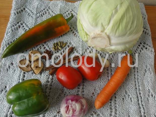 Cabbage fried with mushrooms