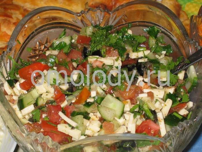 Tomato salad with cheese